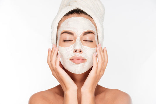 How to Give Yourself a Natural Facial at Home