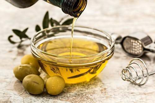 Use Essential Oils for Skin Lightening