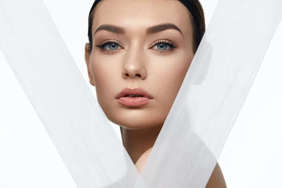 Do you struggle with not knowing how to remove dark spots? Here’s what you need to do